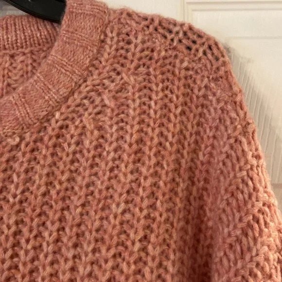 America Eagle Sweater brand new with tags size M length 22” bust 40” - Picture 3 of 12